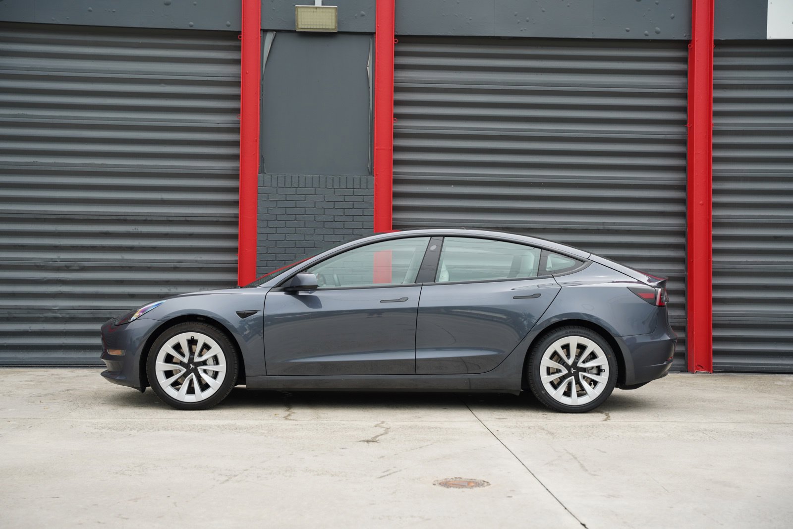 Used 2023 Tesla Model 3 Standard Range RWD image 9