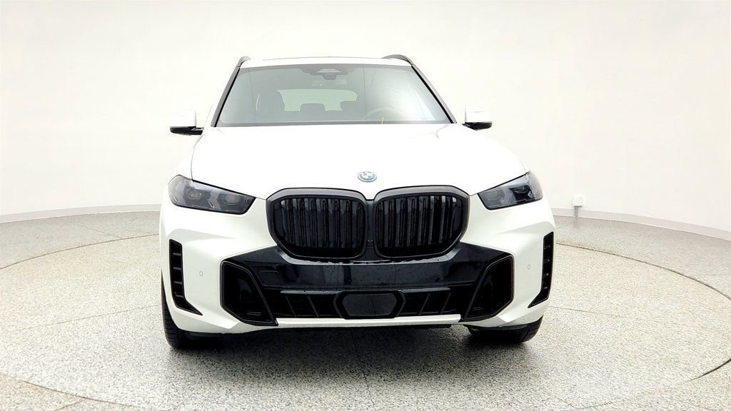 Used 2025 BMW X5 xDrive50e w/ M Sport Package image 2