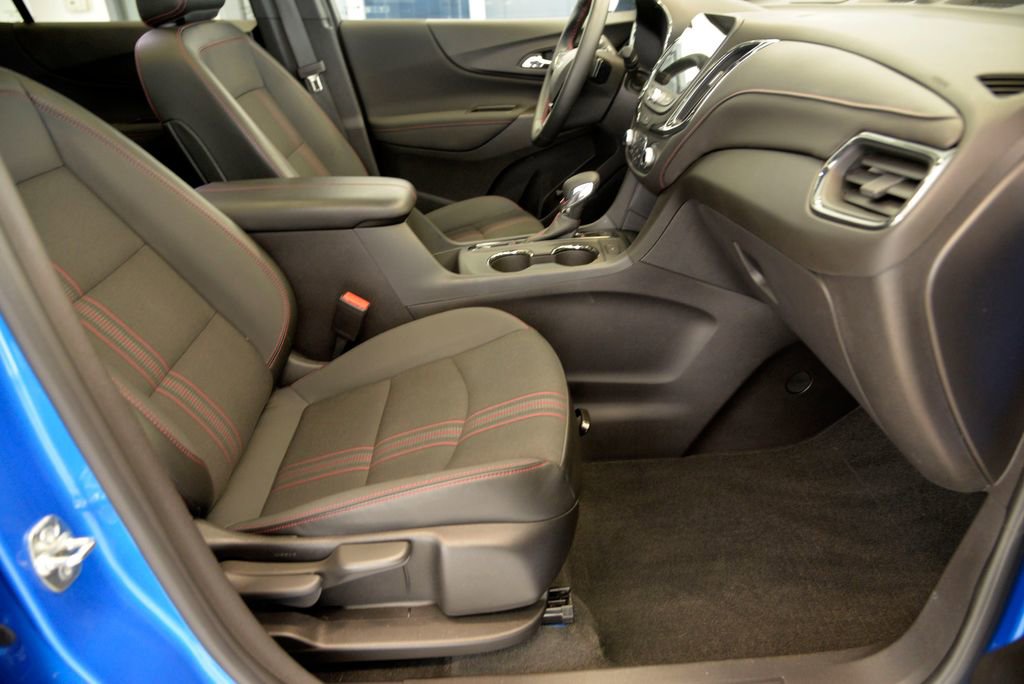 Used 2024 Chevrolet Equinox RS image 31