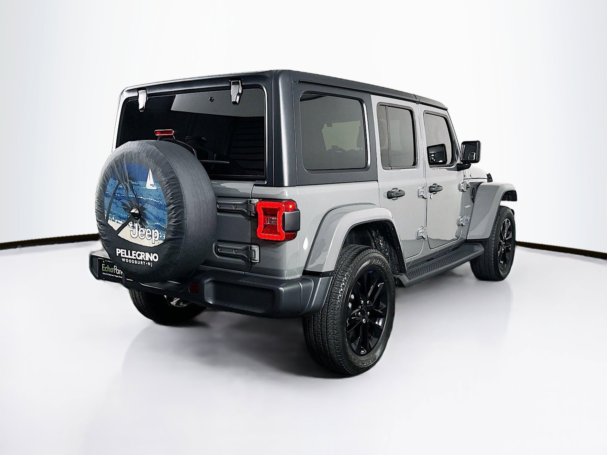 Used 2023 Jeep Wrangler Sahara w/ Cold Weather Group image 9