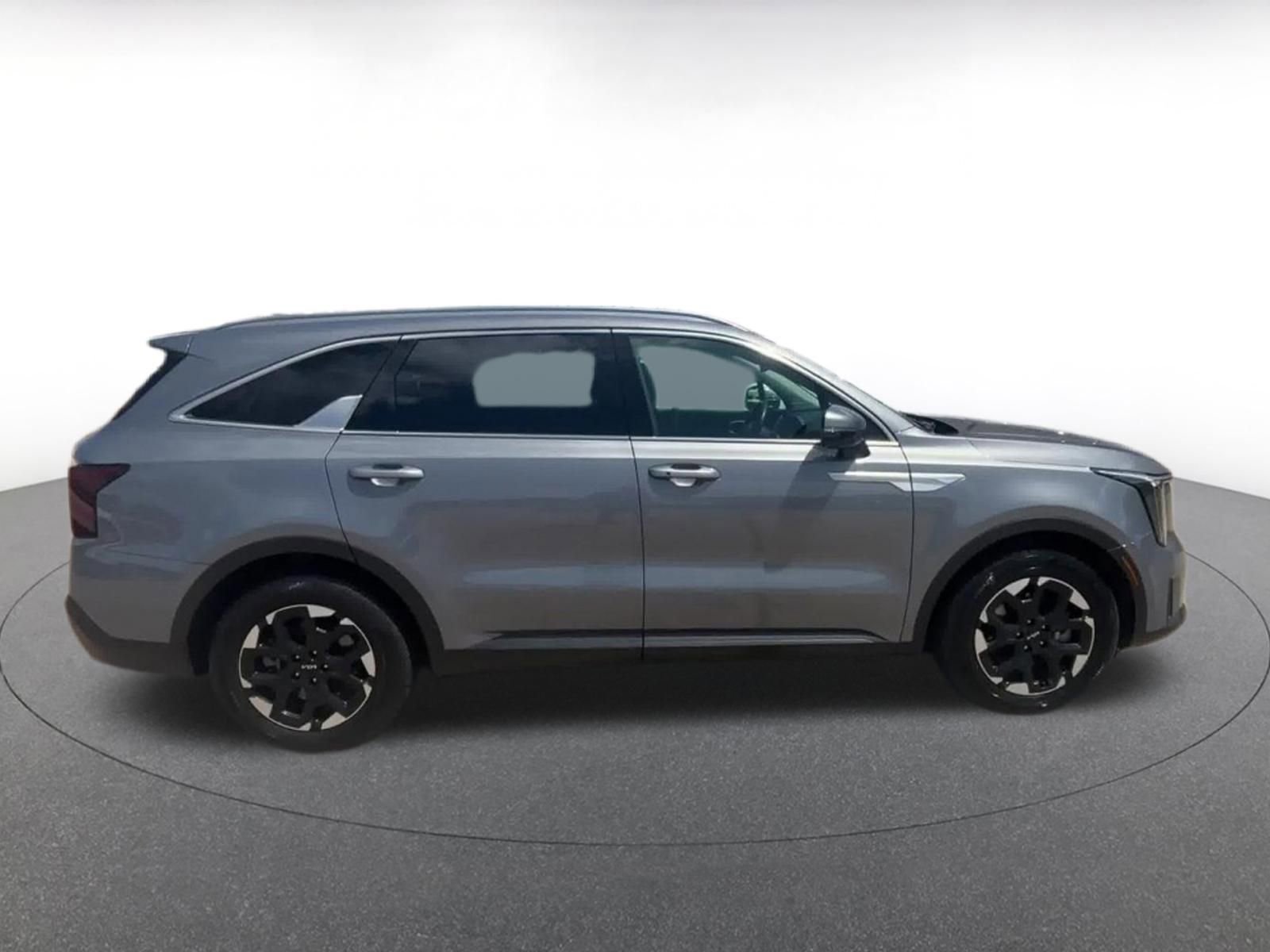 Used 2024 Kia Sorento S FWD image 16