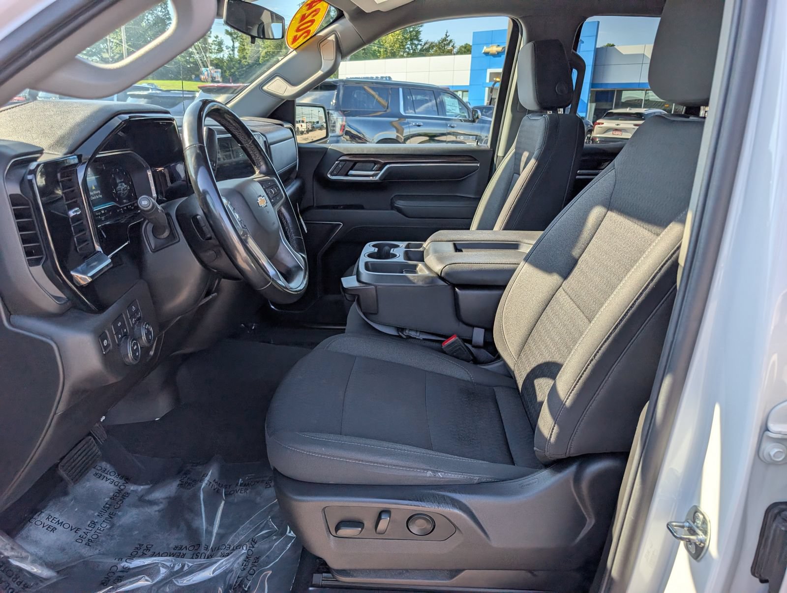 Used 2024 Chevrolet Silverado 1500 LT AWD/4WD image 16
