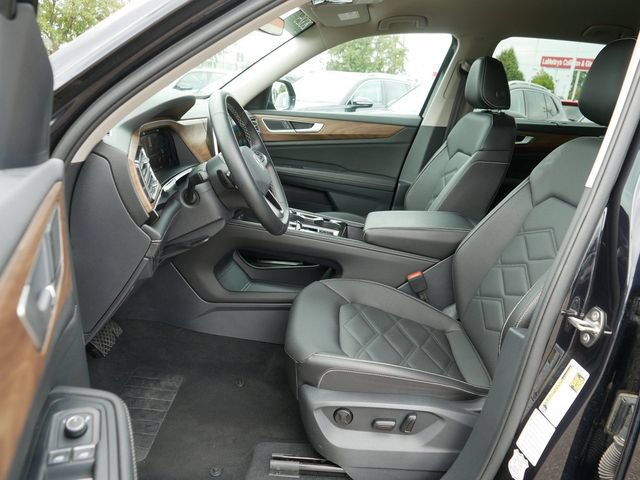 Certified 2025 Volkswagen Atlas SE AWD/4WD image 12