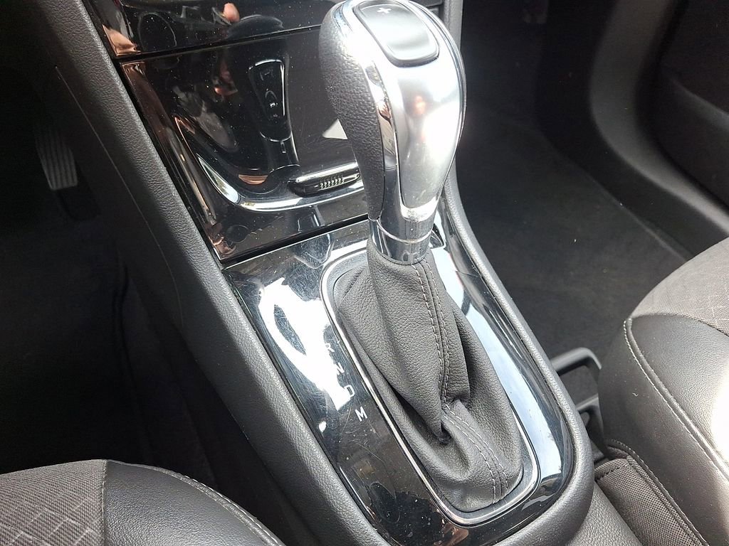 Certified 2019 Buick Encore Preferred w/ Safety Package image 14