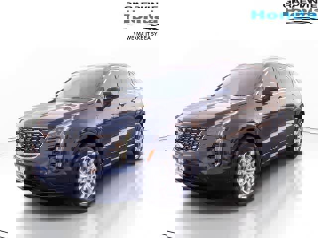 Used 2023 Cadillac XT4 Luxury w/ Cold Weather Package FWD image 1
