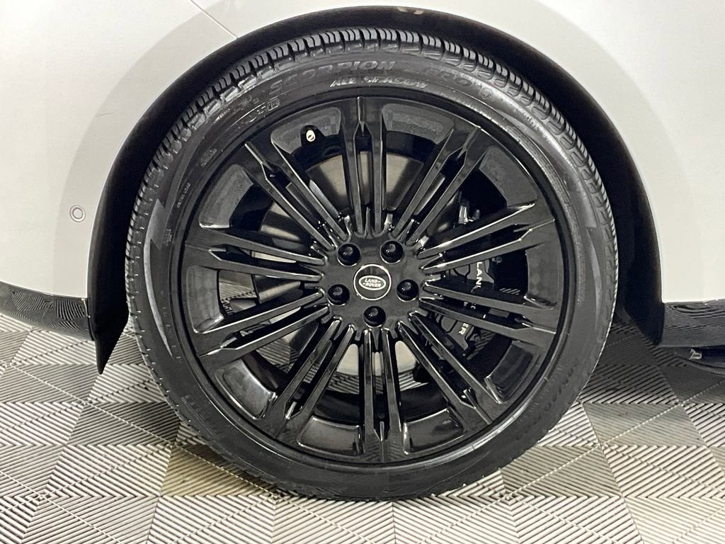Certified 2024 Land Rover Range Rover SE AWD/4WD image 29