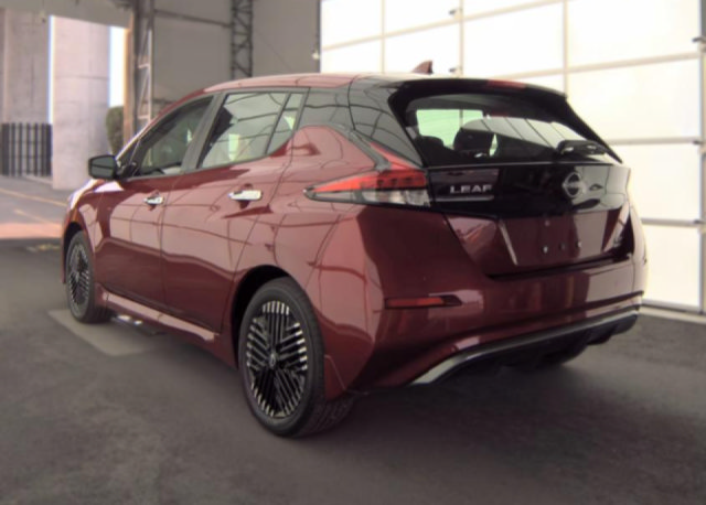 Certified 2024 Nissan Leaf SV Plus FWD image 5