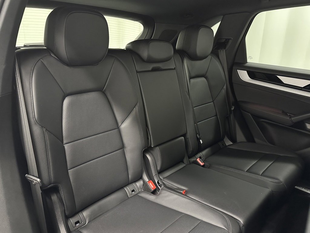 Used 2025 Porsche Cayenne E-Hybrid image 22