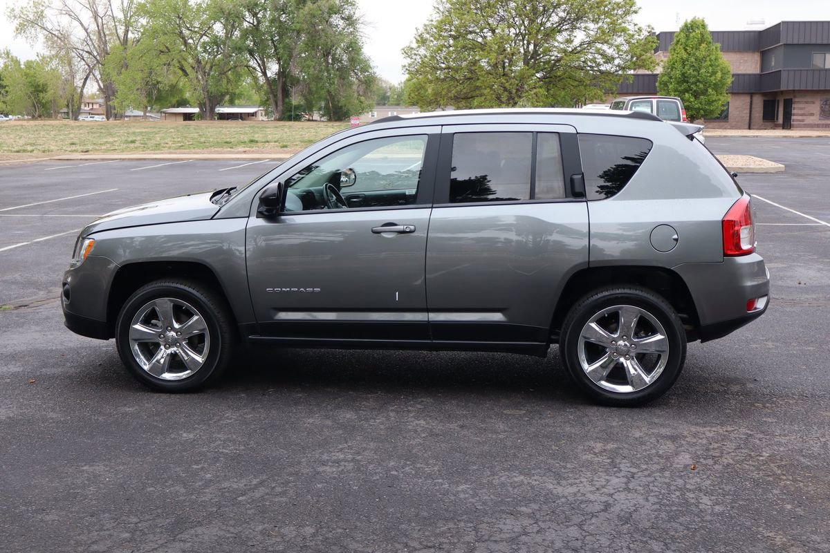 Used 2012 Jeep Compass Limited w/ Sun/Sound Group AWD/4WD image 9