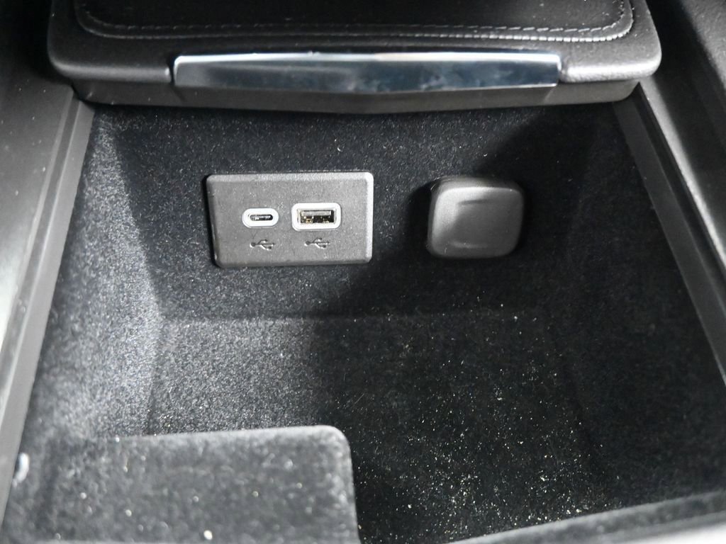 Used 2024 Cadillac XT4 Sport image 18