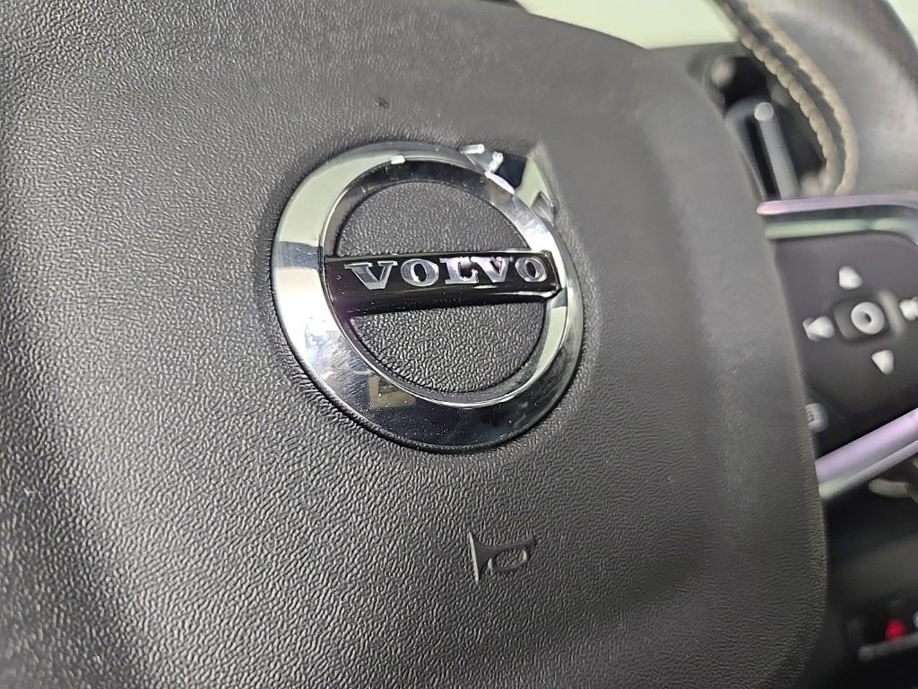 Used 2021 Volvo XC40 P8 Recharge w/ Advanced Package image 31