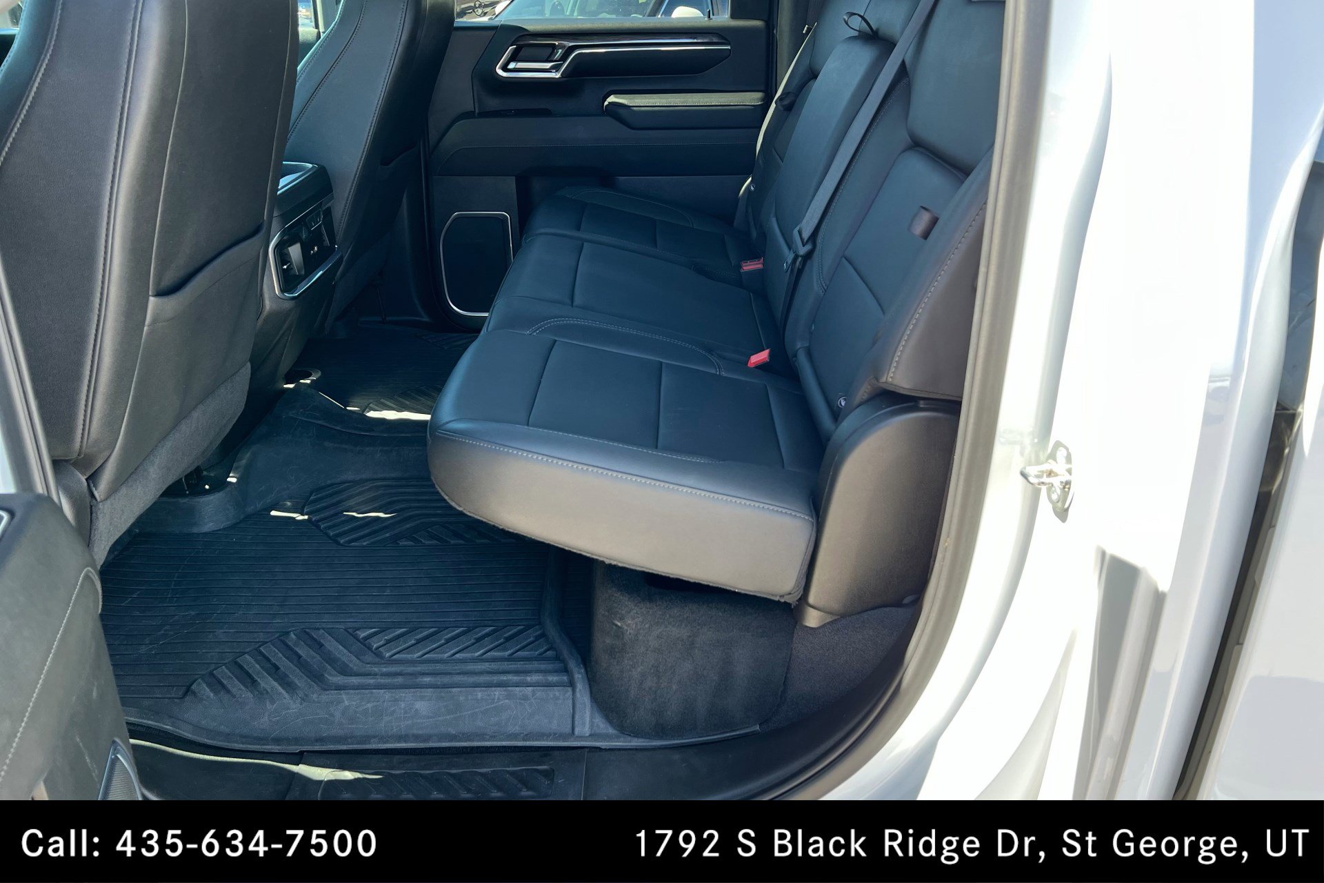 Used 2024 Chevrolet Silverado 3500 LTZ w/ LTZ Convenience Package image 21