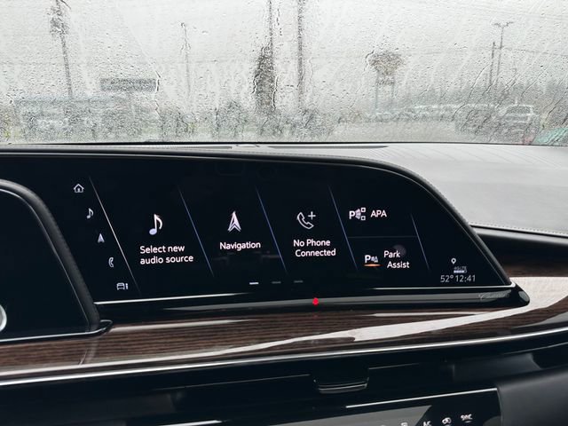 Used 2021 Cadillac Escalade Premium Luxury Platinum image 18