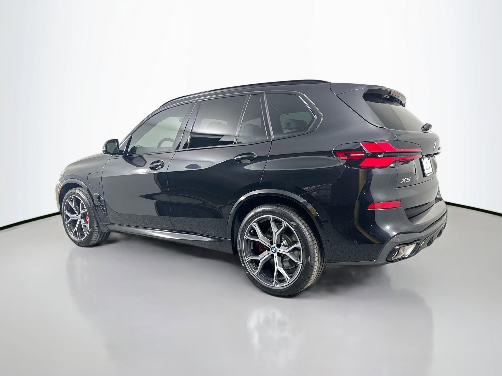 New 2026 BMW X5 xDrive50e w/ Executive Package image 7