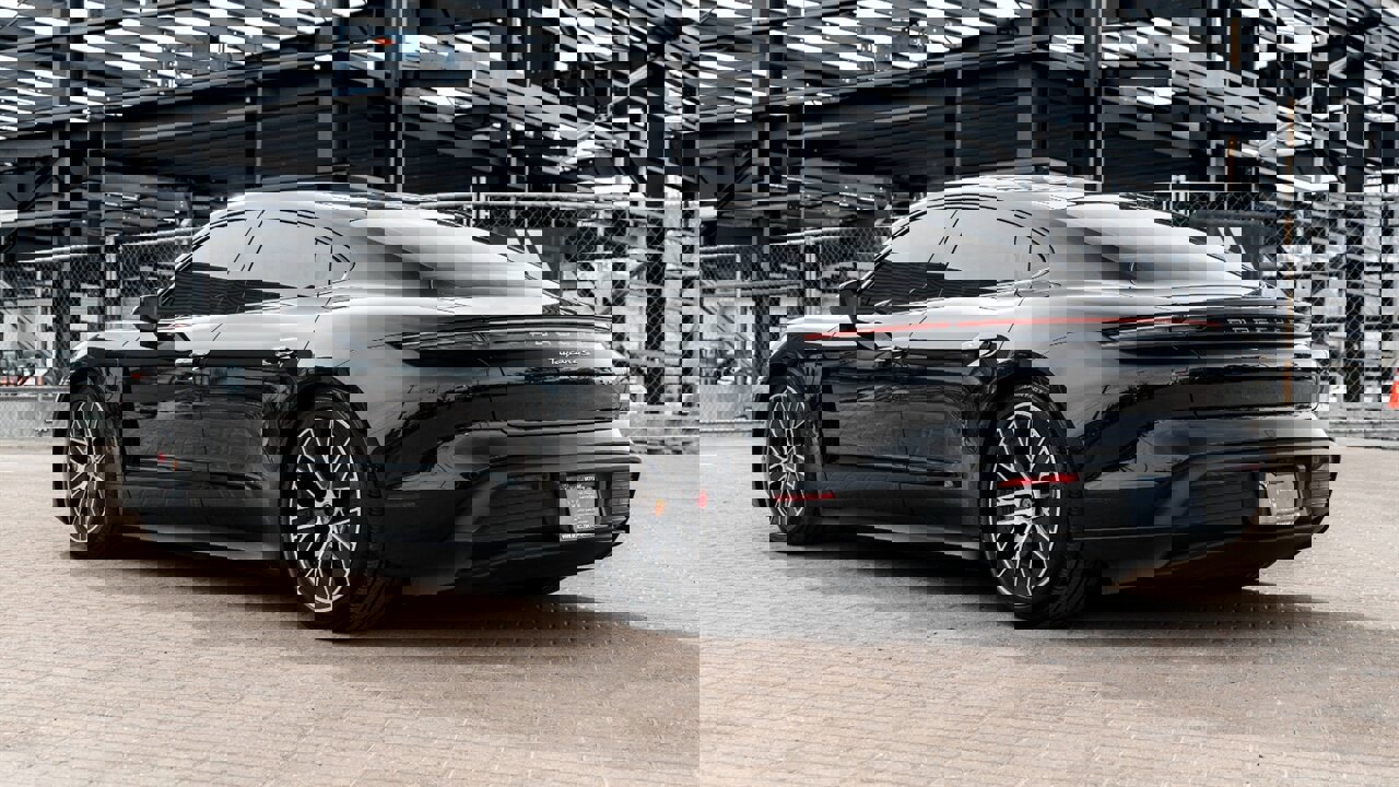 Used 2021 Porsche Taycan 4S image 2