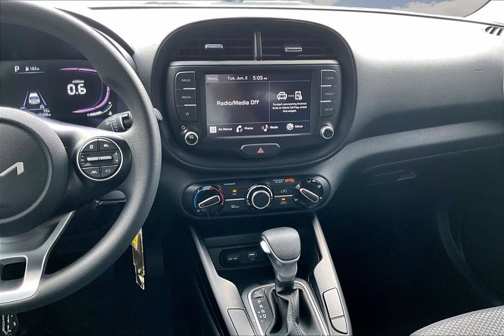 Used 2023 Kia Soul FWD image 9