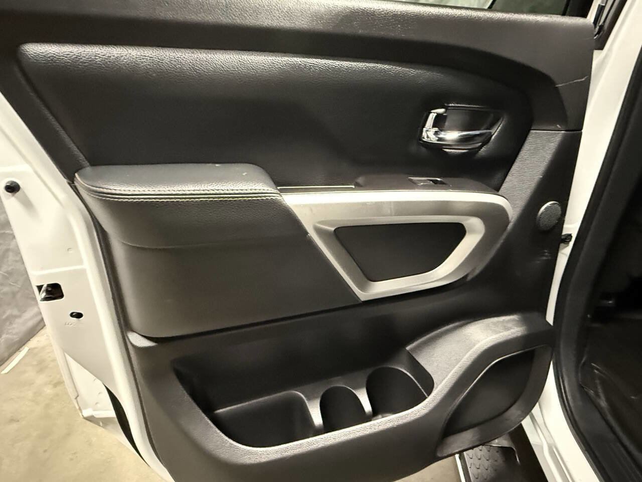 Used 2019 Nissan Titan SL w/ Texas Titan Edition image 16