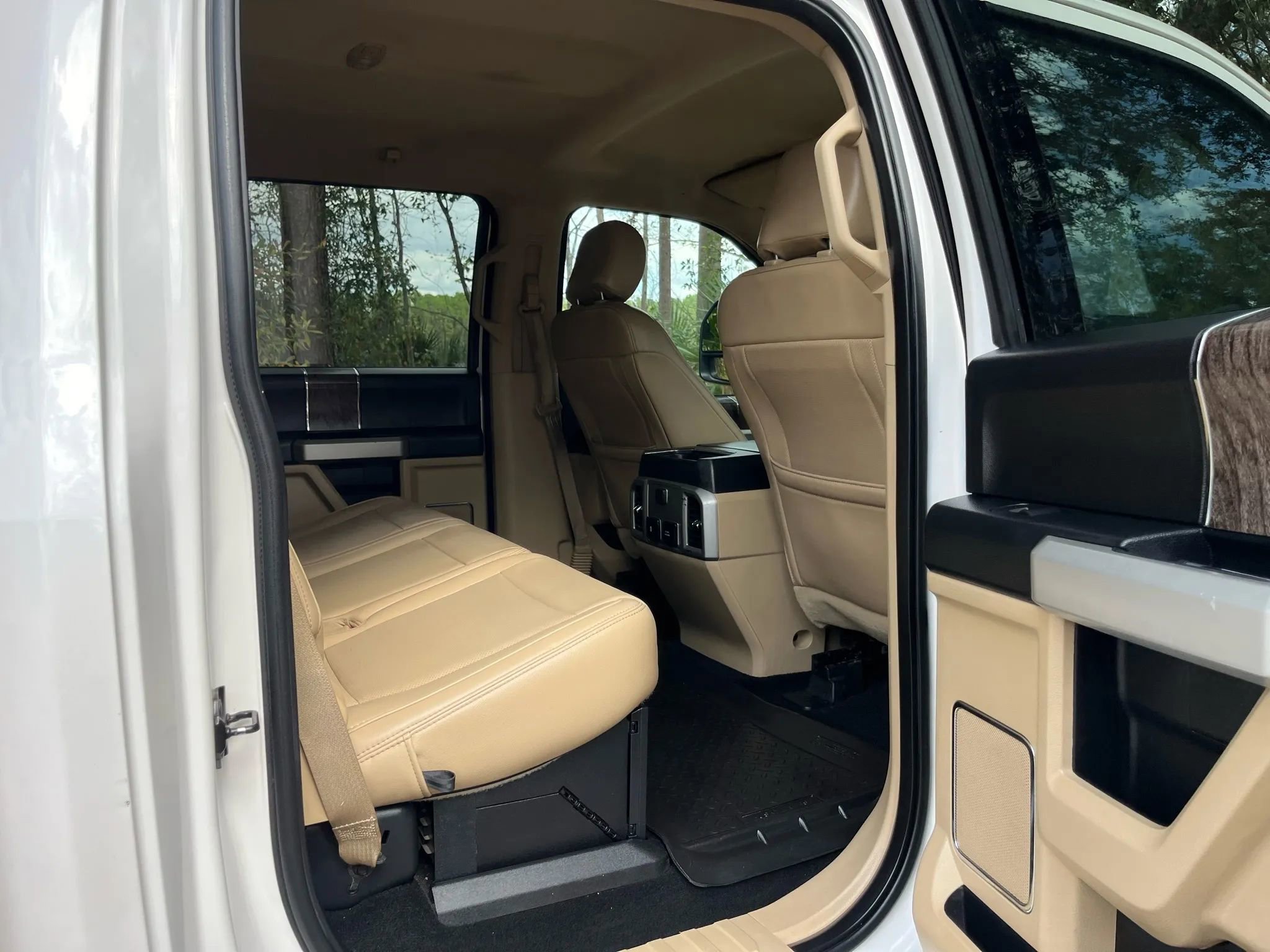 Used 2019 Ford F250 Lariat w/ Lariat Ultimate Package AWD/4WD image 19
