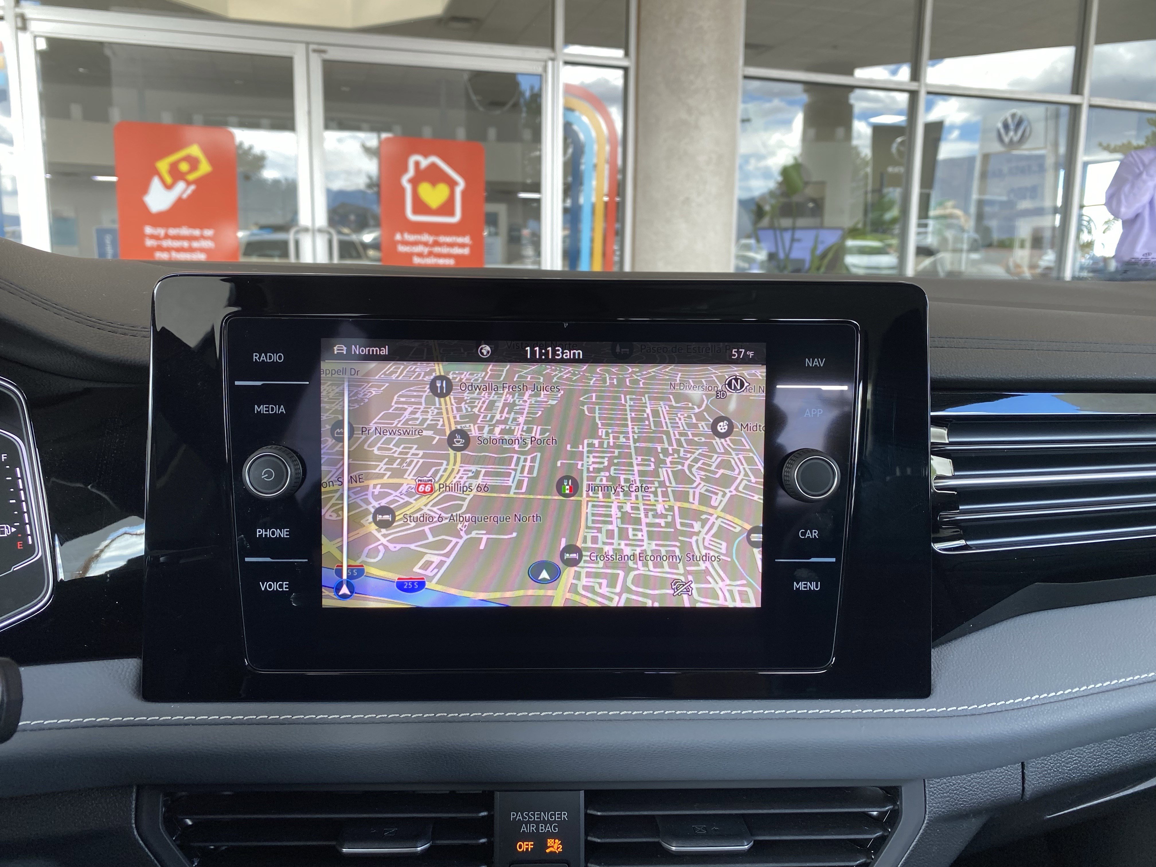 Certified 2025 Volkswagen Jetta SEL image 3