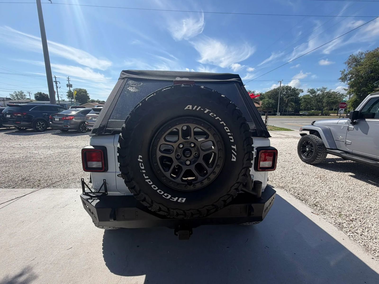 Used 2018 Jeep Wrangler Unlimited Sport image 7