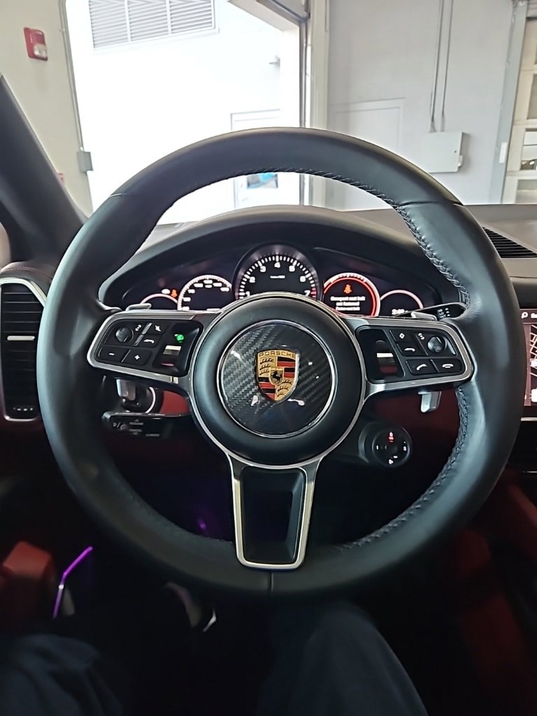 Used 2022 Porsche Cayenne Coupe image 36