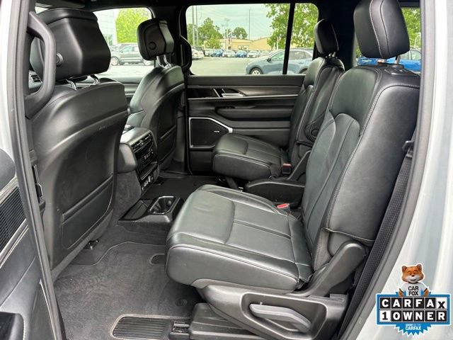 Used 2024 Jeep Wagoneer Series III AWD/4WD image 23