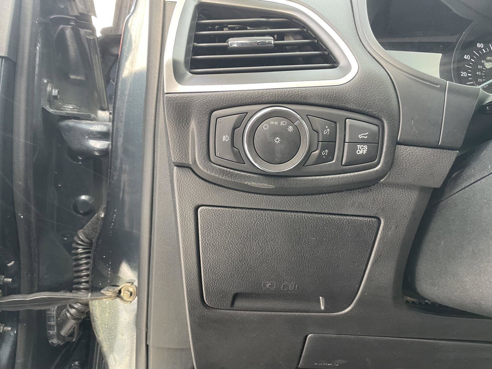 Used 2022 Ford Edge SEL w/ Convenience Package image 12