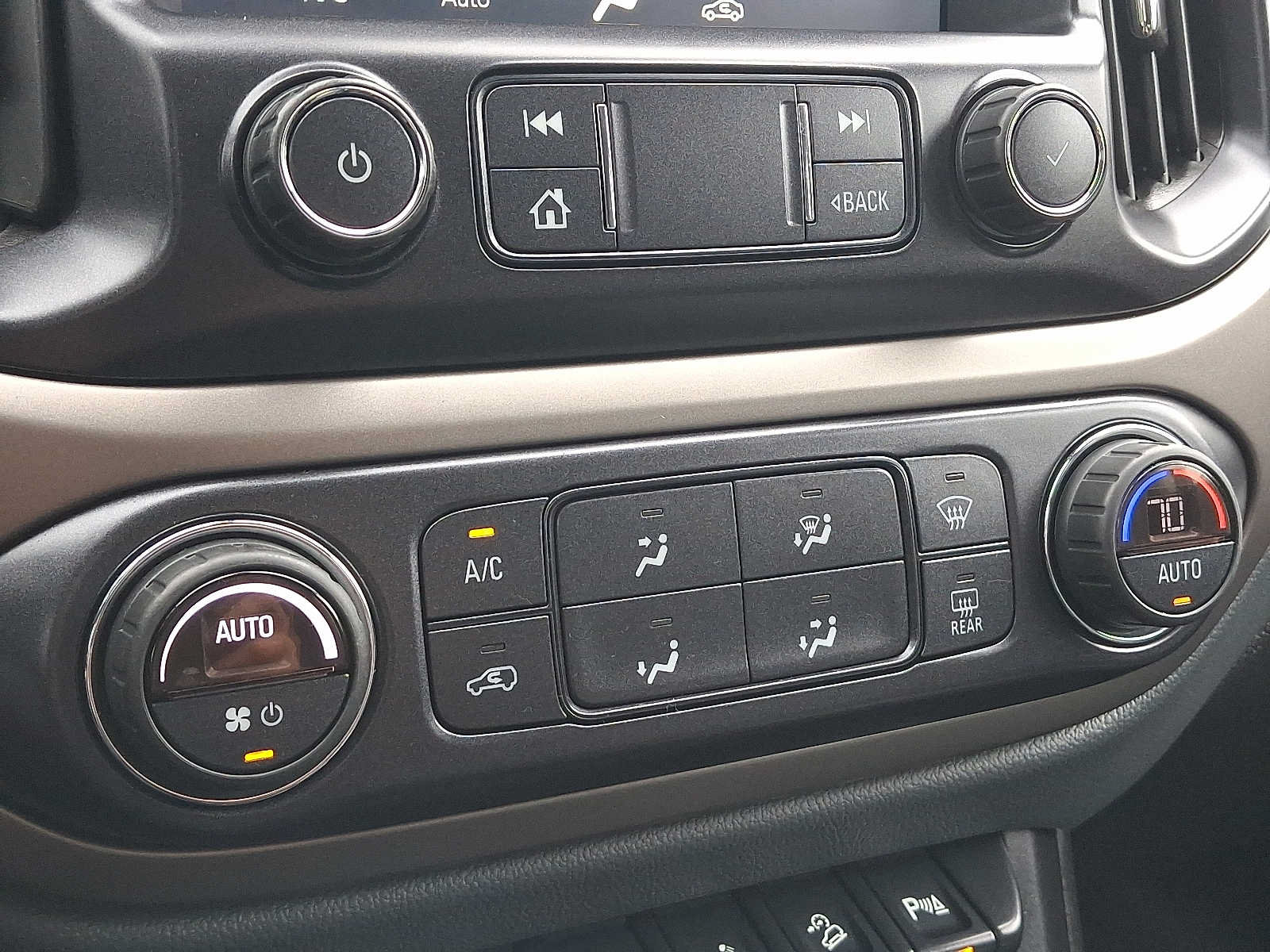 Used 2021 Chevrolet Colorado Z71 AWD/4WD image 15
