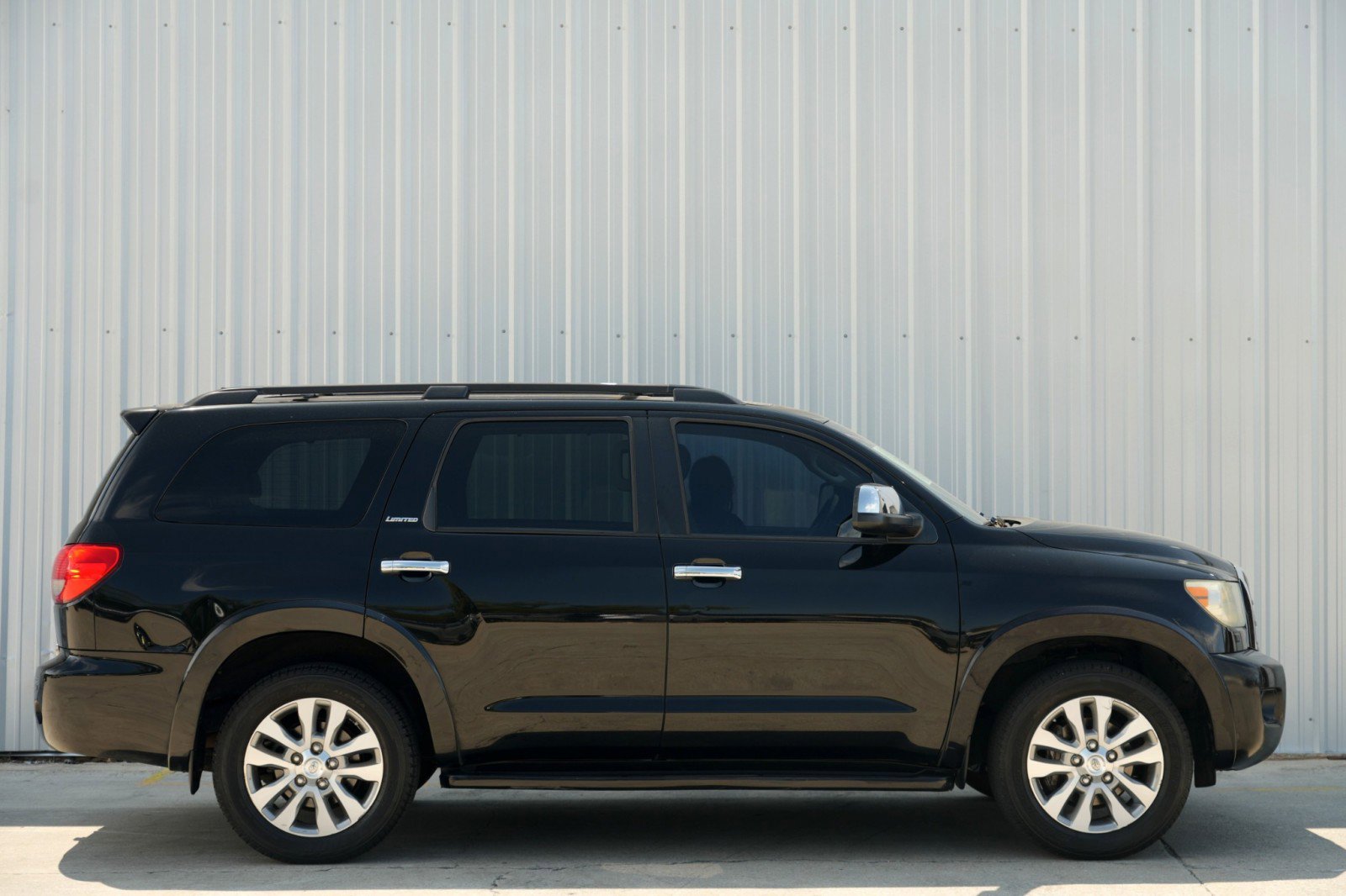 Used 2010 Toyota Sequoia Limited image 49