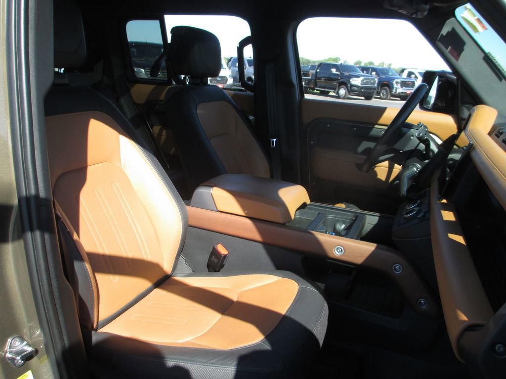 Used 2024 Land Rover Defender 110 X AWD/4WD image 25