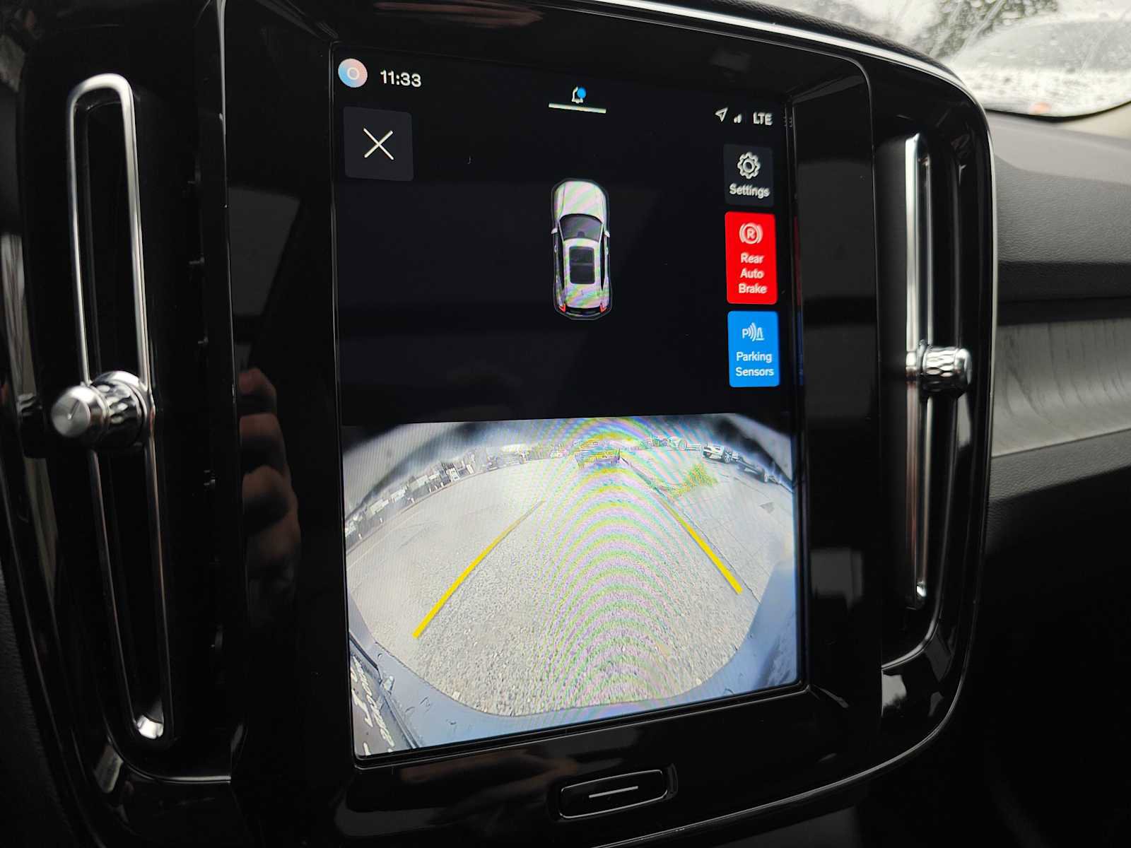 Certified 2025 Volvo XC40 B5 Core w/ Protection Package Premier image 34