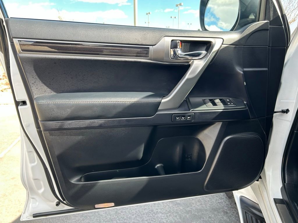 Used 2023 Lexus GX 460 Premium w/ Premium Package image 21