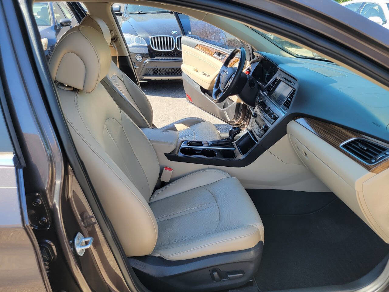 Used 2017 Hyundai Sonata Limited w/ Tech Package 03 image 18