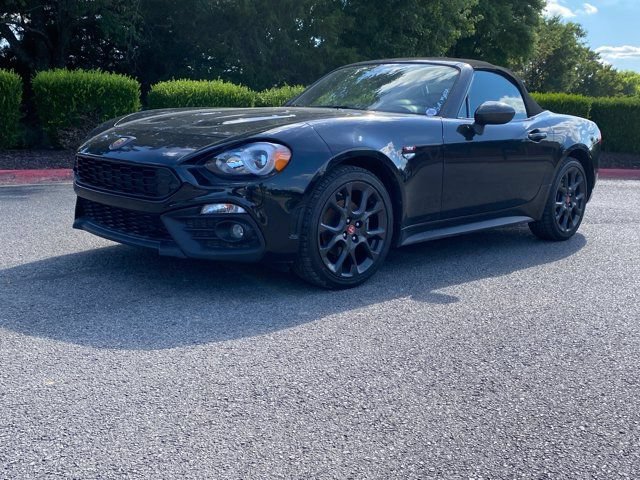 Used 2019 FIAT 124 Spider Abarth w/ Navigation & Sound Group RWD image 3