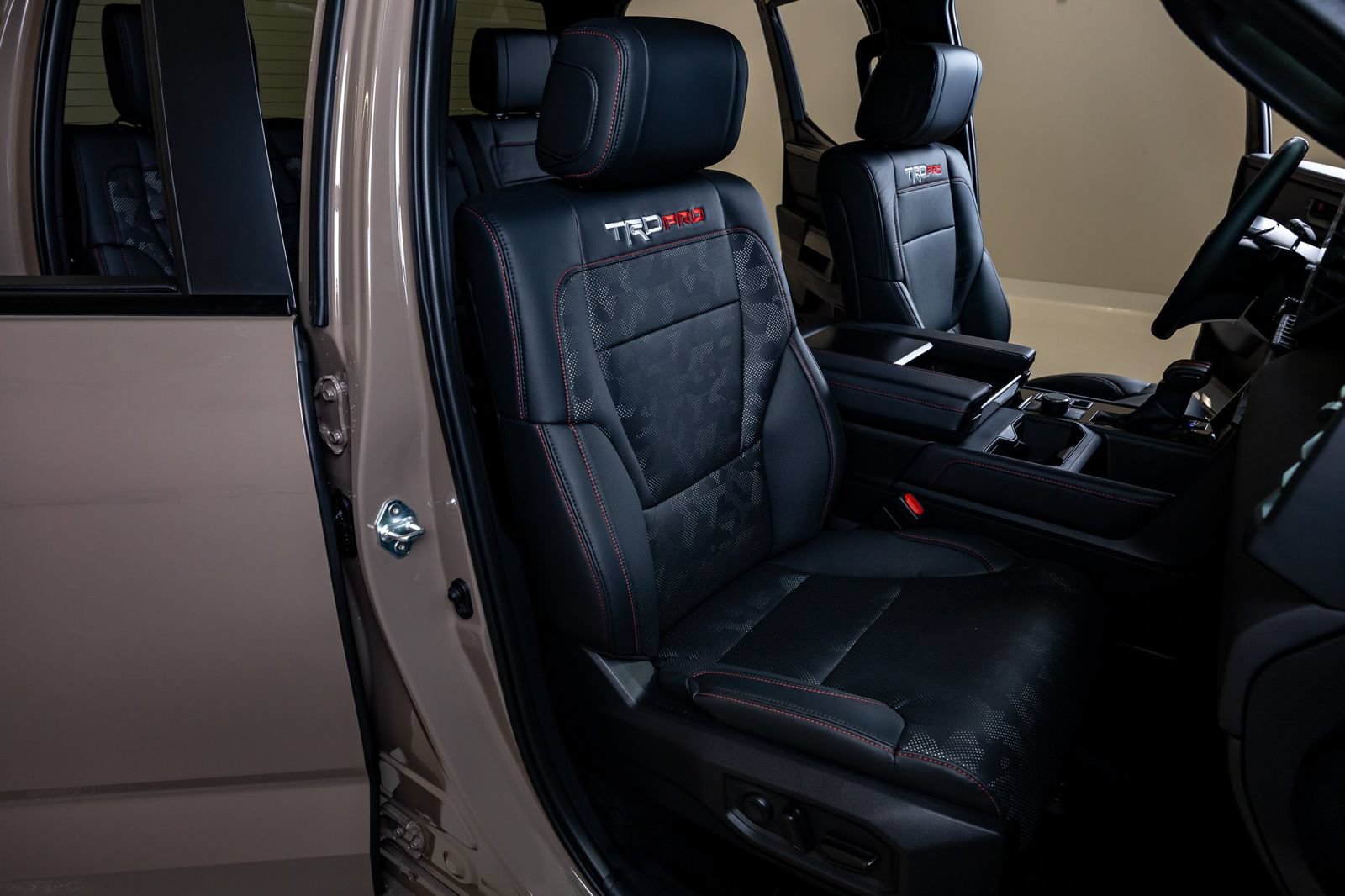 Used 2025 Toyota Tundra TRD Pro AWD/4WD image 33