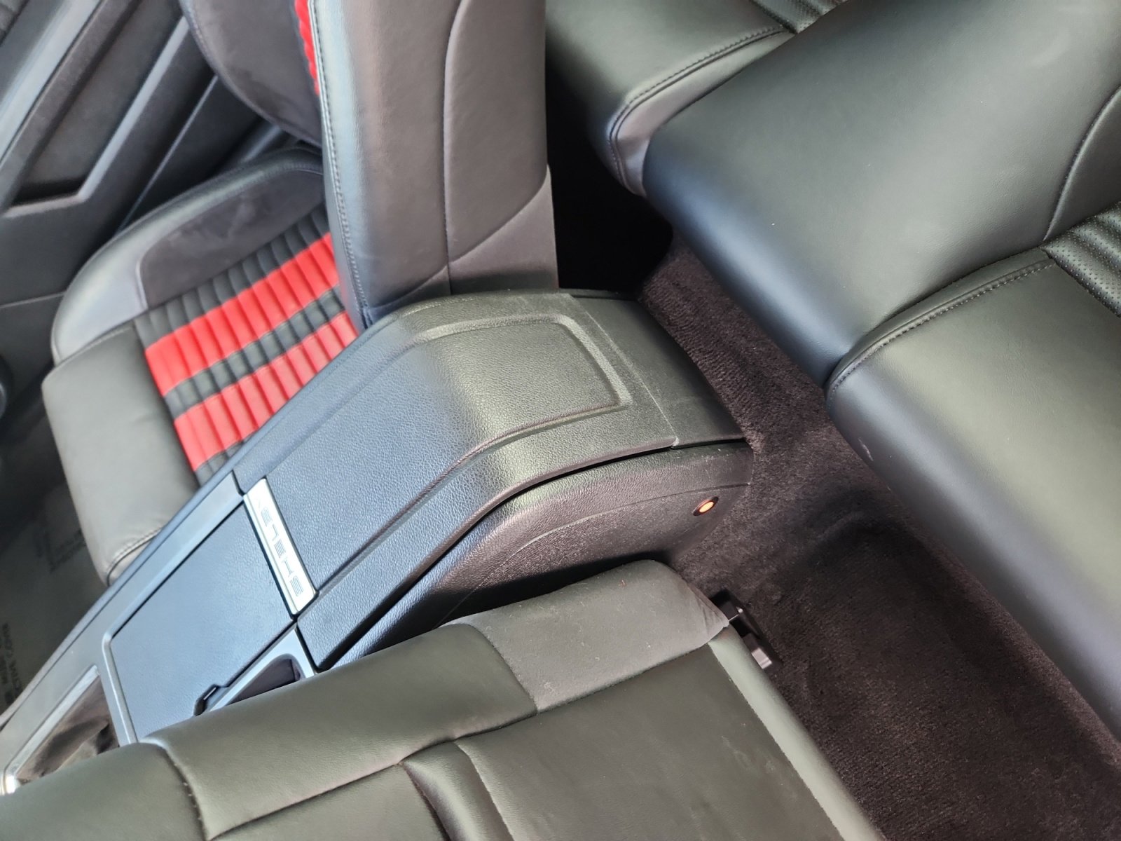 Used 2011 Ford Mustang Shelby GT500 w/ SVT Performance Pkg image 33