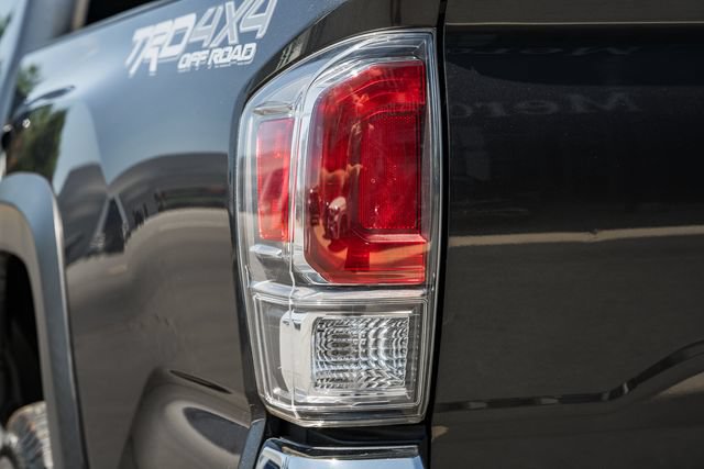 Used 2020 Toyota Tacoma TRD Off-Road AWD/4WD image 7
