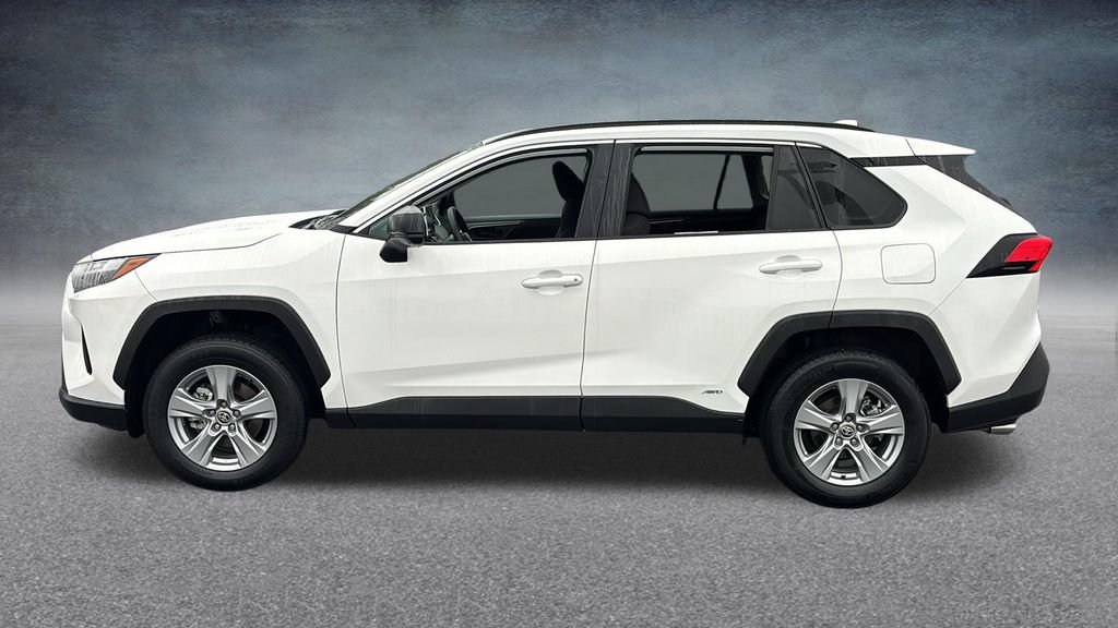 Used 2025 Toyota RAV4 LE AWD/4WD image 4