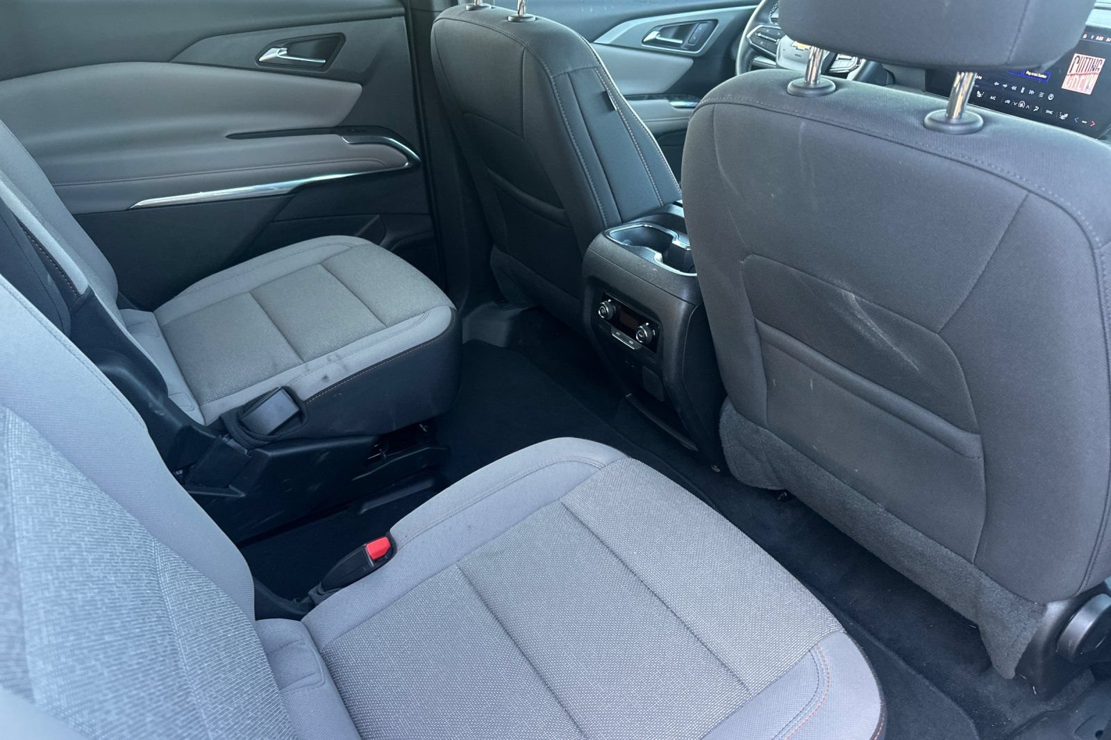 Used 2026 Chevrolet Traverse LT w/ Driver Confidence Package FWD image 19