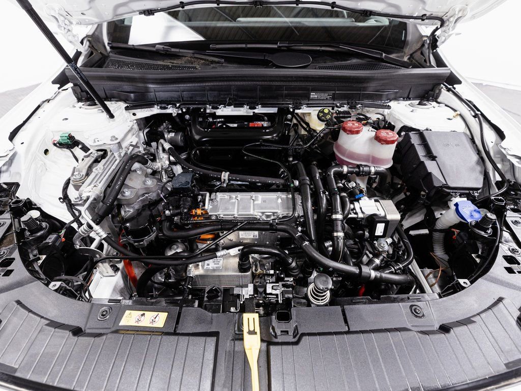 Used 2024 Mercedes-Benz EQB 350 4MATIC SUV image 33