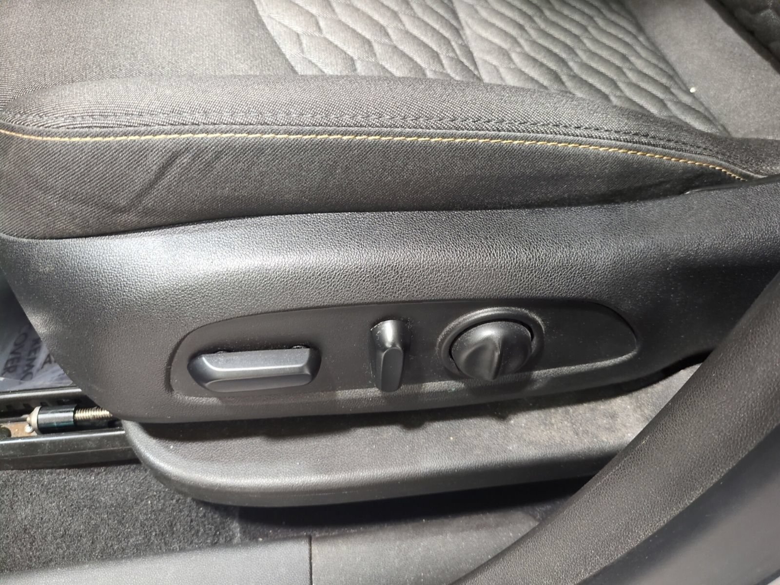 Used 2020 Chevrolet Equinox LT FWD image 16