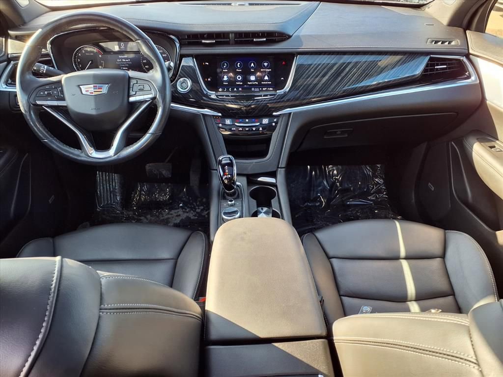 Used 2024 Cadillac XT6 Premium Luxury image 11