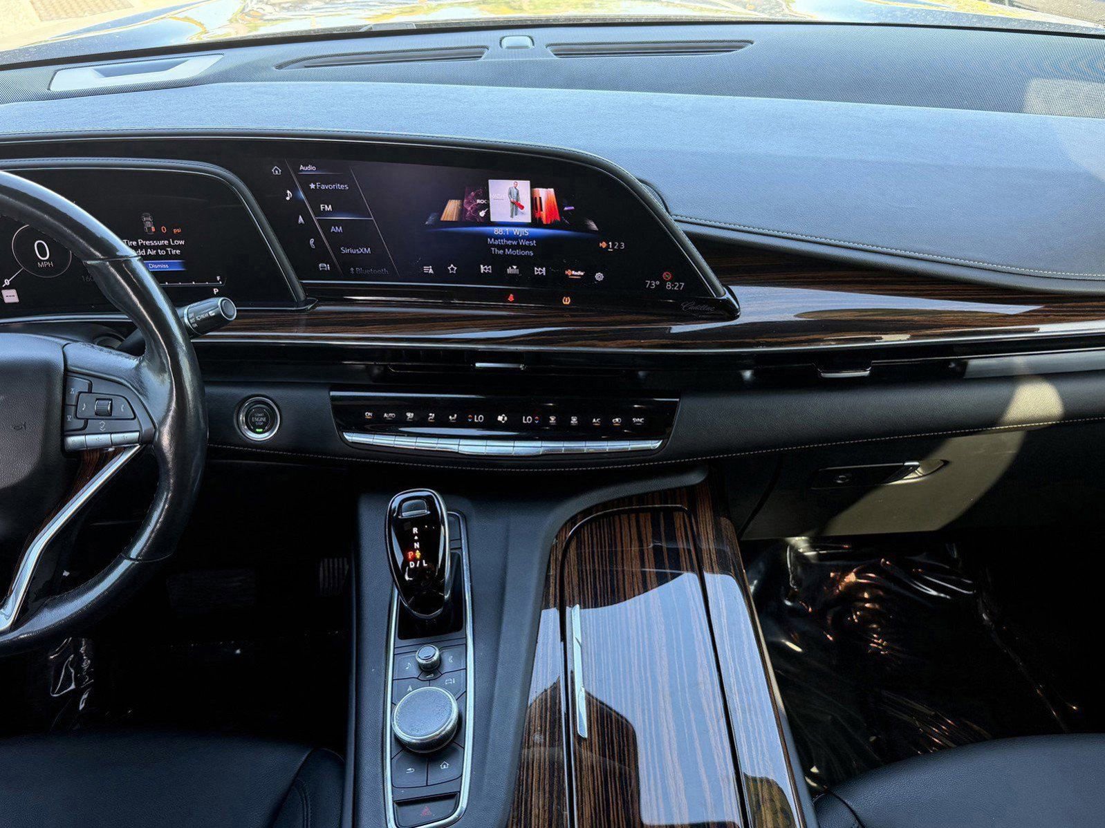 Used 2021 Cadillac Escalade Luxury image 16