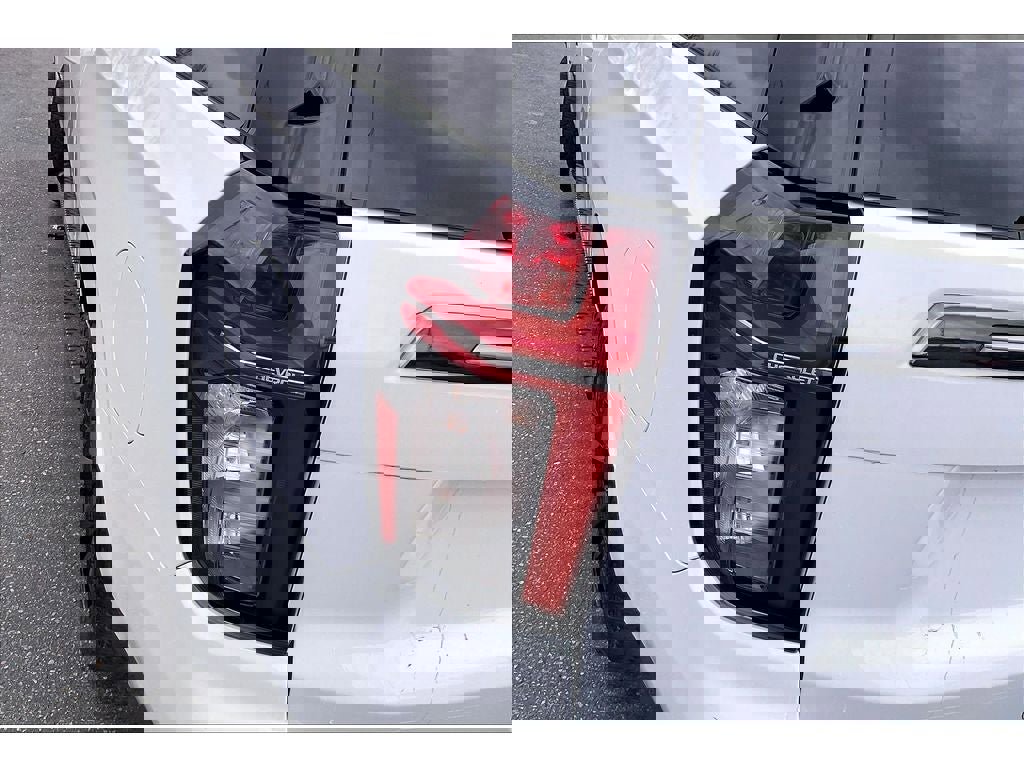 Used 2022 Chevrolet Suburban Z71 w/ Z71 Off-Road Package image 31