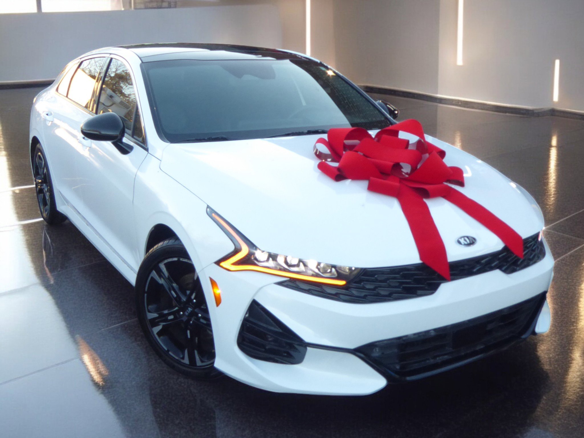 Used 2021 Kia K5 GT-Line w/ GT-Line FWD Premium Package image 2