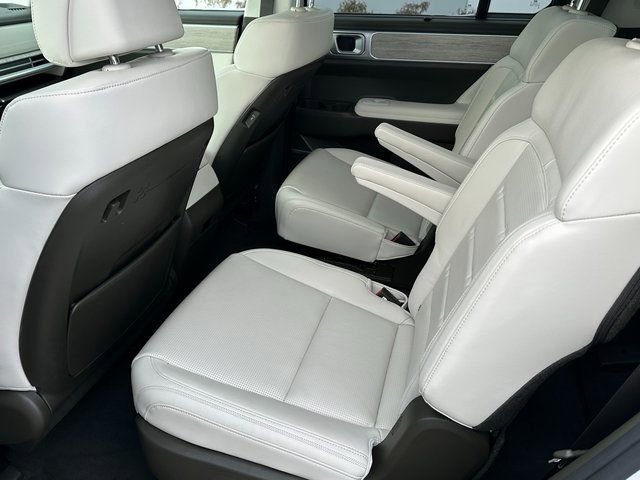 Used 2024 Hyundai Santa Fe Calligraphy image 17