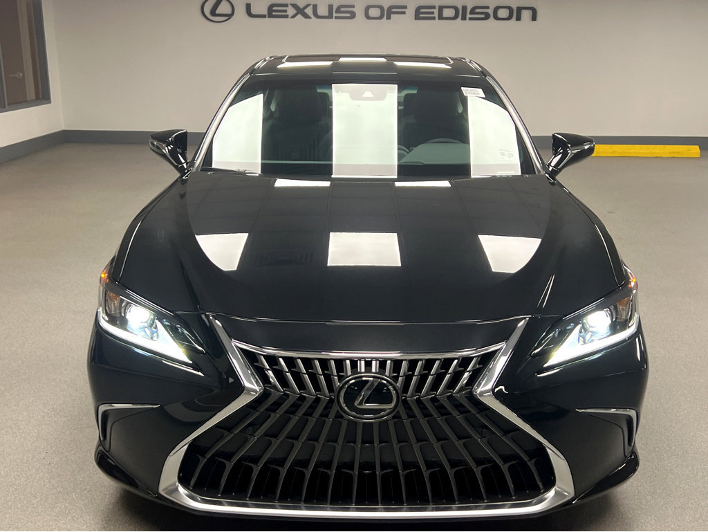 Used 2024 Lexus ES 250 w/ Premium Package AWD/4WD image 2
