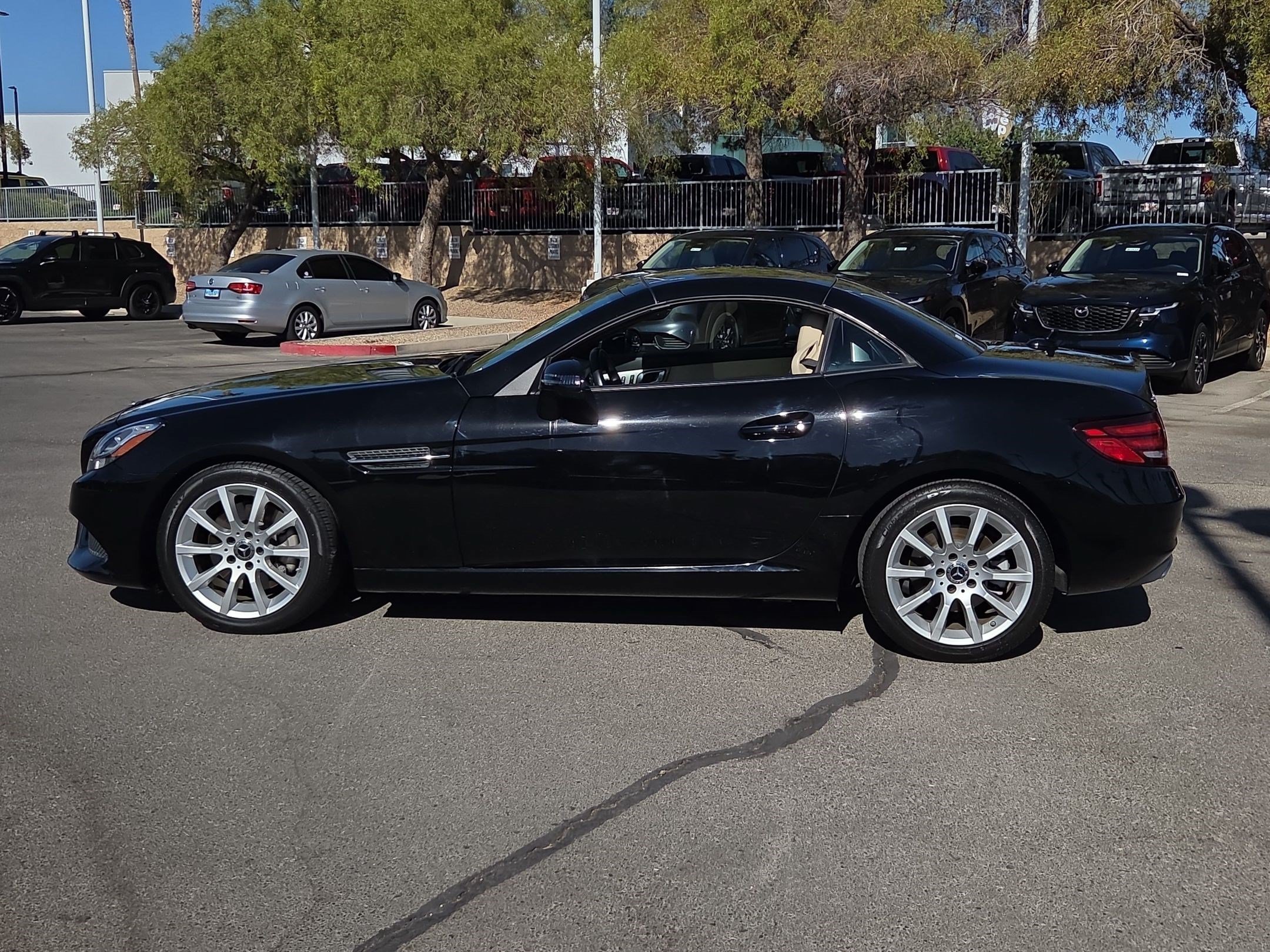Used 2019 Mercedes-Benz SLC 300 image 2