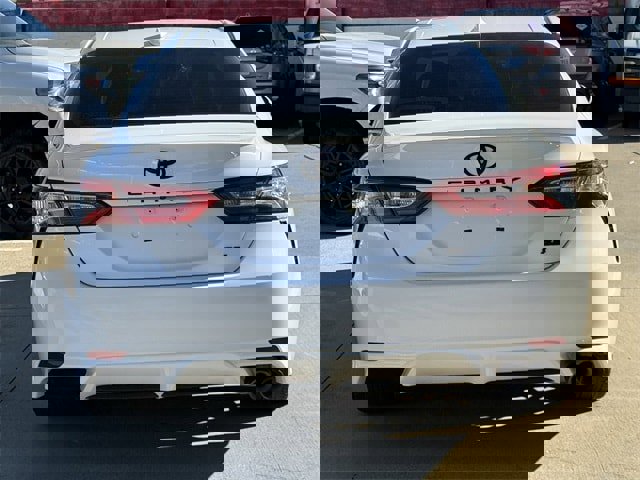 Used 2020 Toyota Camry SE image 5