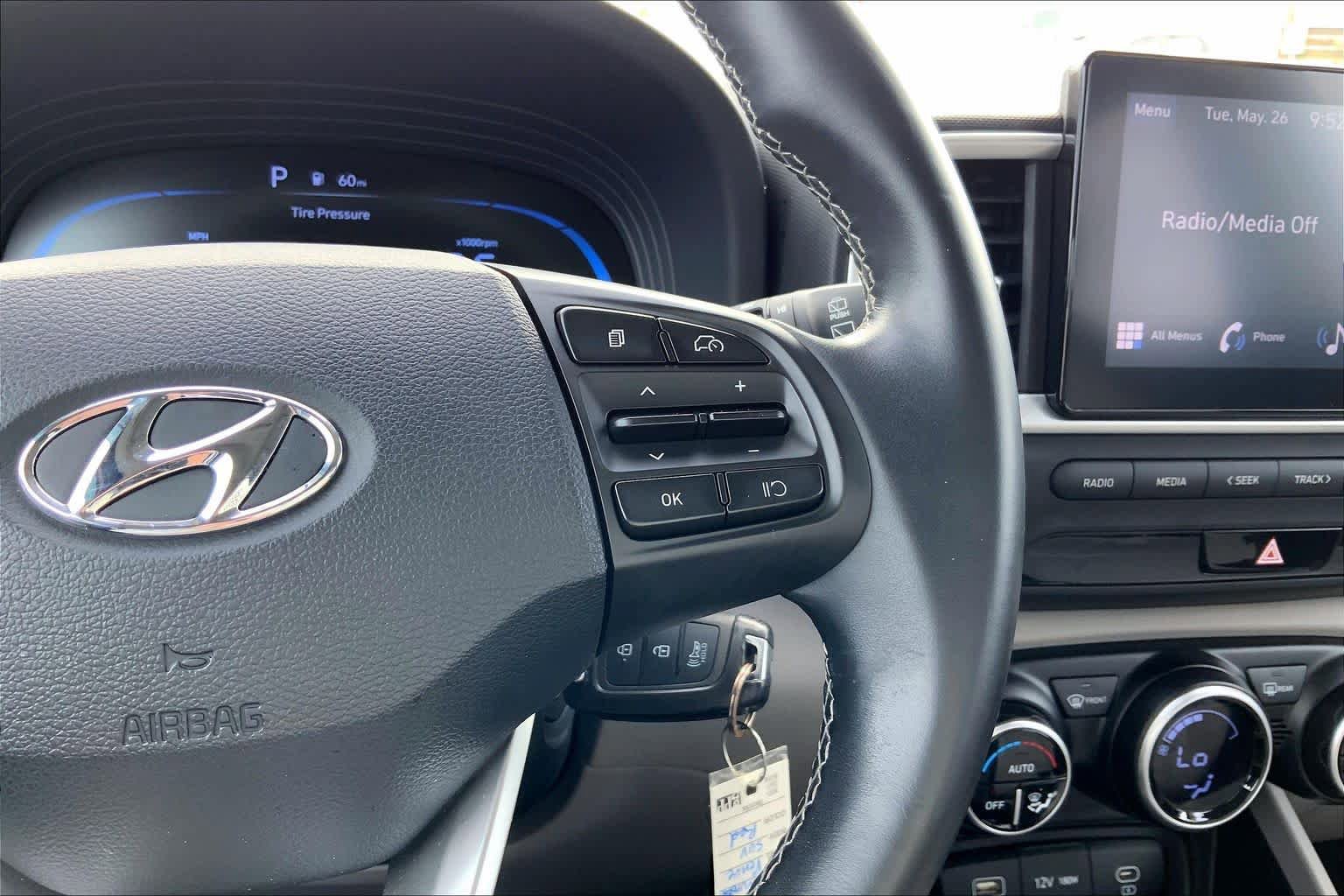 Used 2023 Hyundai Venue SEL FWD image 24